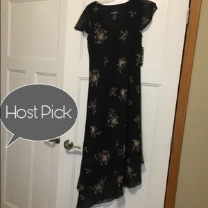 Women’s size 8 floral dress NWT